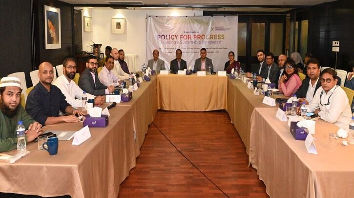 প্লাস্টিক দূষণ মোকাবিলায় প্রয়োজন বাস্তবমুখী পদক্ষেপ প্লাস্টিক দূষণ মোকাবিলায় প্রয়োজন বাস্তবমুখী পদক্ষেপ