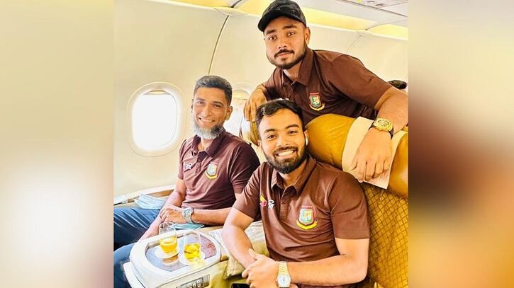 ভারতের উদ্দেশে দেশ ছাড়লেন মাহমুদউল্লাহ-হৃদয়রা ভারতের উদ্দেশে দেশ ছাড়লেন মাহমুদউল্লাহ-হৃদয়রা