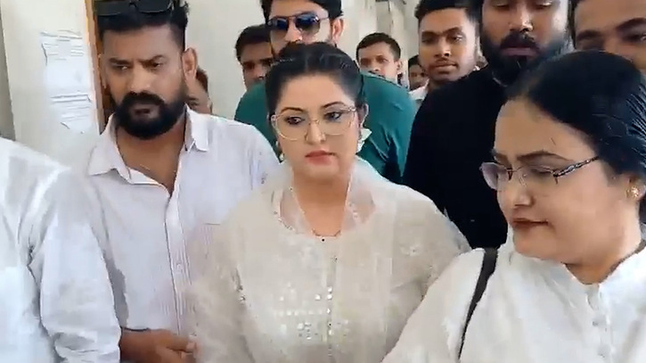 হত্যাচেষ্টা মামলায় পরীমণির জামিন