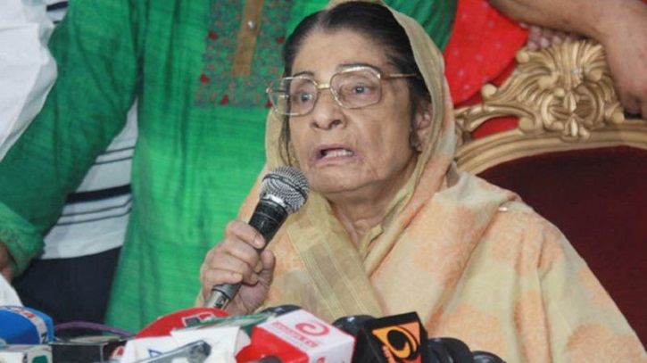 জাপার মতবিনিময় সভায় গান গাইলেন রওশন এরশাদ জাপার মতবিনিময় সভায় গান গাইলেন রওশন এরশাদ