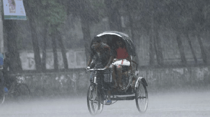 ৫ বিভাগে অতি ভারী বর্ষণের পূর্বাভাস, ভূমিধসের শঙ্কা