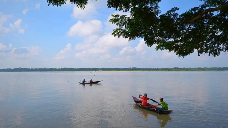 হাজারো মানুষের জীবন–জীবিকার মায়াবী নদী ‘সন্ধ্যা’