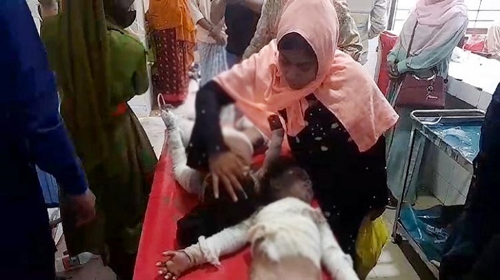 ভাসানচরে সিলিন্ডার বিস্ফোরণে দগ্ধ পাঁচ শিশুরই মৃত্যু হলো ভাসানচরে সিলিন্ডার বিস্ফোরণে দগ্ধ পাঁচ শিশুরই মৃত্যু হলো