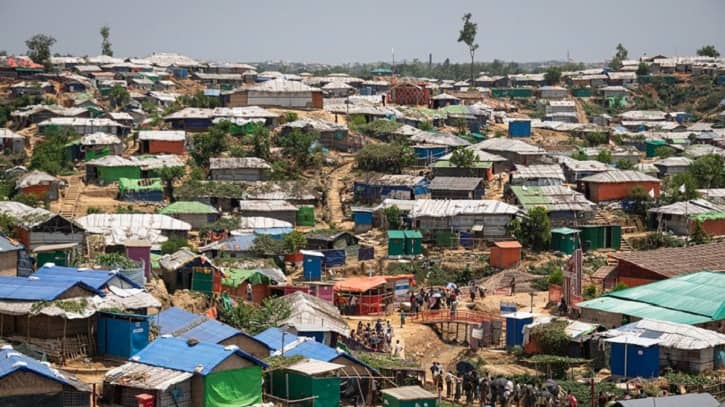 টাকার বিনিময়ে বাংলাদেশি নাগরিকত্ব নিচ্ছে রোহিঙ্গারা
