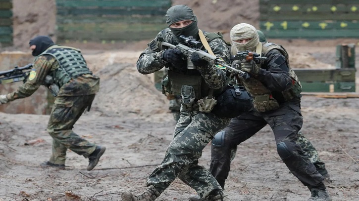 কাজ দেওয়ার নামে রাশিয়ায় নিয়ে বাংলাদেশিদের পাঠানো হয় যুদ্ধক্ষেত্রে