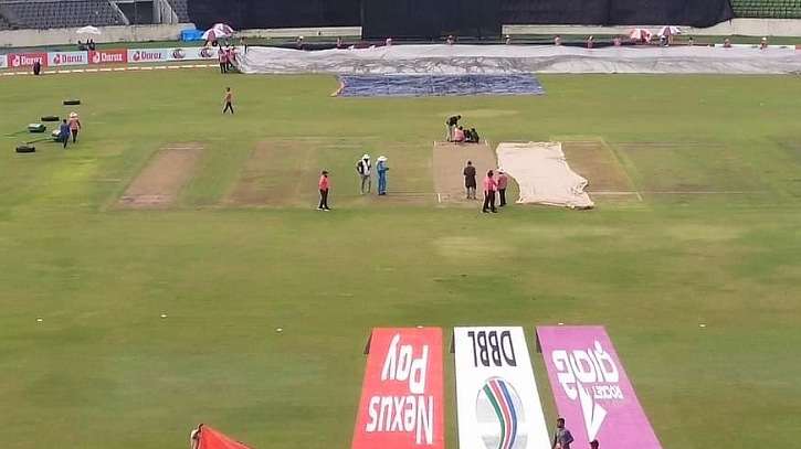 বৃষ্টি শেষে মুস্তাফিজের জোড়া উইকেট, কমে গেলো ম্যাচের দৈর্ঘ্য