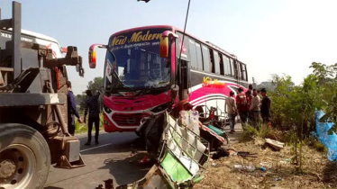 ভাঙ্গায় বাসচাপায় নিহত ৩, আহত ৪