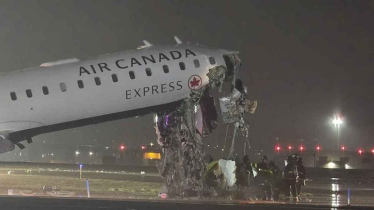 রানওয়েতে বিমানের সঙ্গে গাড়ির সংঘর্ষ, দুই পাইলট নিহত