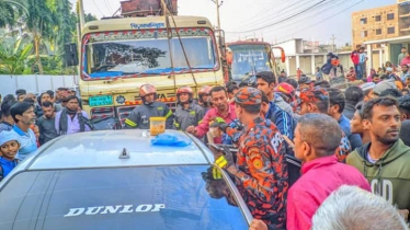 সাতক্ষীরায় ট্রাক-প্রাইভেটকার মুখোমুখি সংঘর্ষে ভারতীয় দম্পতি নিহত