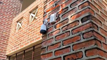 ভোটকেন্দ্রে সিসিটিভি স্থাপনের কয়েক ঘণ্টার মধ্যেই ভাঙচুর