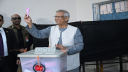 ভোট দেওয়া শেষে সবাইকে `ঈদ মোবারক` জানান প্রধান উপদেষ্টা