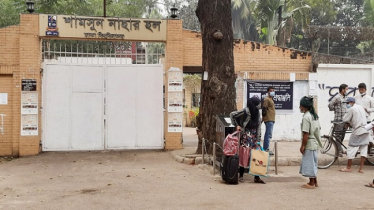 ছাত্রলীগ কতৃক সাধারণ শিক্ষার্থীদের মারধর: আতঙ্কে হল ত্যাগ করছেন ঢাবি শিক্ষার্থীরা