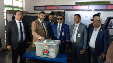 অত্যন্ত সুন্দরভাবে নির্বাচন অনুষ্ঠিত হচ্ছে : ইসি সানাউল্লাহ