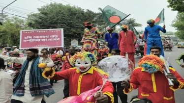 ছবিতে ঢাকায় ঈদ উৎসবে বর্ণাঢ্য আনন্দ মিছিল