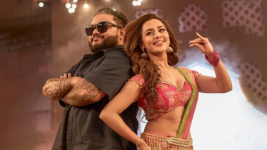 ‘লোকে বলে’ গান দিয়ে ঈদ জমিয়ে তুললেন ফারিয়া
