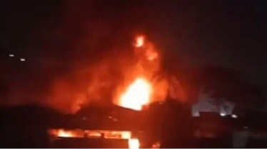 রাজধানীতে বহুতল ভবনে আগুন