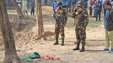 মাছের জালে উঠে এলো ককটেলভর্তি ব্যাগ