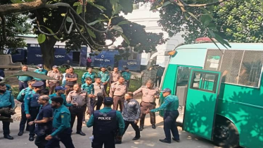 ১৩ সেনা কর্মকর্তাকে আনা হচ্ছে ট্রাইব্যুনালে, র‍্যাব-বিজিবির কড়া নিরাপত্তা