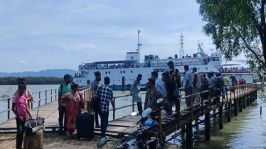 সেন্টমার্টিন নৌ-পথে জাহাজ চলাচল বন্ধ