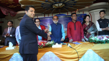 ট্রাব মিডিয়া অ্যাওয়ার্ড পেলেন হাসানুর রহমান