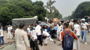 ‘জুলাই যোদ্ধাদের’ সঙ্গে পুলিশের ধাওয়া-পাল্টা ধাওয়া, গাড়ি ভাঙচুর
