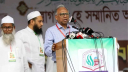 আপনারা কেন অপ্রয়োজনীয় ইস্যু তৈরি করছেন? সরকারকে মাহমুদুর রহমানের প্রশ্ন