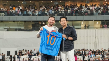 মেসিকে জার্সি উপহার দিয়ে শচীনের বিনয়ী বক্তব্য মেসিকে জার্সি উপহার দিয়ে শচীনের বিনয়ী বক্তব্য