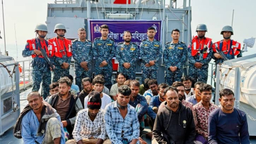 মায়ানমারে পাচারকালে সিমেন্টবোঝাই ২ বোটসহ আটক ২৩