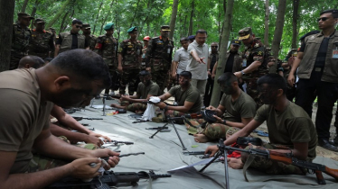 সেনাবাহিনীর গ্রীষ্মকালীন মহড়া আকস্মিক পরিদর্শনে প্রধানমন্ত্রী