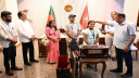 প্রধানমন্ত্রীর সঙ্গে দেখা করে স্বপ্নপূরণ অনুশ্রীর, মিলল হারমোনিয়াম উপহার