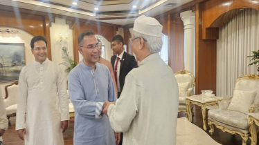 প্রধানমন্ত্রীর সঙ্গে ঈদের শুভেচ্ছা বিনিময় করলেন ড. ইউনূস
