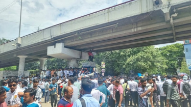 ৪ দফা দাবিতে সাতরাস্তা মোড় অবরোধ, তীব্র যানজট