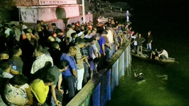 পদ্মায় ডুবল বাস: ৪ মরদেহ উদ্ধার, পানির নিচে ৪৫