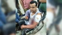 রাজধানীতে পুলিশ সদস্যকে ছুরিকাঘাত করে ছিনতাই