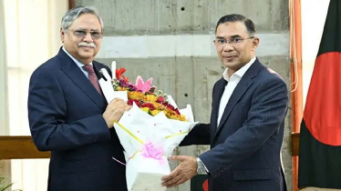 রাষ্ট্রপতির সঙ্গে প্রধানমন্ত্রীর শুভেচ্ছা বিনিময়