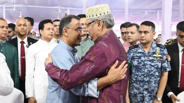 কোলাকুলি করলেন রাষ্ট্রপতি-প্রধানমন্ত্রী