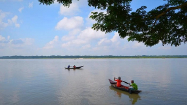 হাজারো মানুষের জীবন–জীবিকার মায়াবী নদী ‘সন্ধ্যা’