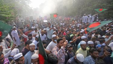 আওয়ামী লীগ নিষিদ্ধের দাবিতে শাহবাগ অবরোধ, যান চলাচল বন্ধ