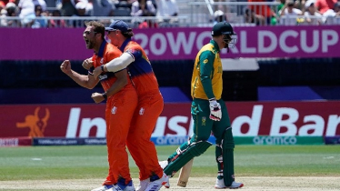 দক্ষিণ আফ্রিকাকে কাঁপন ধরিয়ে হারল ডাচরা