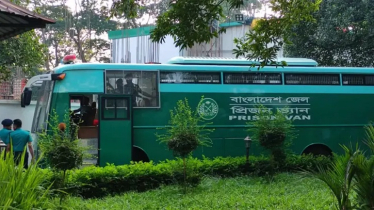 সেনা কর্মকর্তাদের ট্রাইব্যুনালে আনা হয়েছে