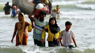 সাগরে নৌকা ডুবে ৪২৭ রোহিঙ্গার প্রাণহানি