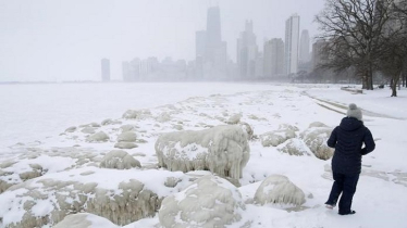 শীতকালীন তুষারঝড়ে বিপর্যস্ত যুক্তরাষ্ট্রের জনজীবন শীতকালীন তুষারঝড়ে বিপর্যস্ত যুক্তরাষ্ট্রের জনজীবন