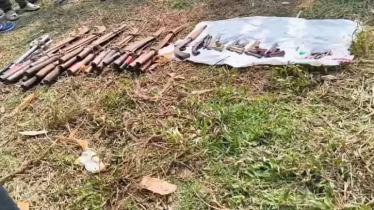 পুকুরে র‍্যাবের অভিযান, দেশি-বিদেশি অস্ত্র উদ্ধার