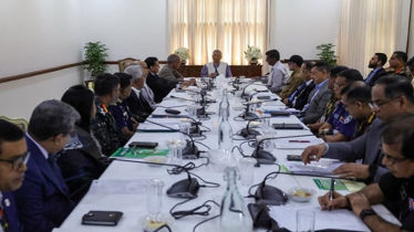 নির্বাচন প্রস্তুতি নিয়ে প্রধান উপদেষ্টার সভাপতিত্বে উচ্চপর্যায়ের বৈঠক নির্বাচন প্রস্তুতি নিয়ে প্রধান উপদেষ্টার সভাপতিত্বে উচ্চপর্যায়ের বৈঠক