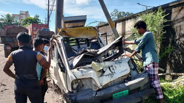 পিকআপ-কাভার্ডভ্যানের মধ্যকার সংঘর্ষে ৫ জন নিহত