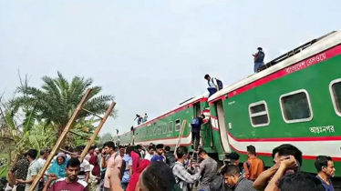 বগুড়ায় ট্রেনের বগি লাইনচ্যুতের ঘটনায় আহত অর্ধশতাধিক