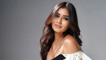অভিনেত্রীকে মাসে পাঁচবার যৌন সম্পর্কের প্রস্তাব