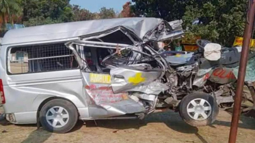 ট্রাক-অ্যাম্বুলেন্স সংঘর্ষে রোগীসহ নিহত ৩