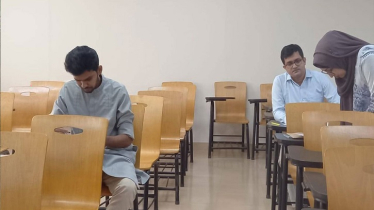 নর্থ সাউথে ভর্তি পরীক্ষা দিলেন উপদেষ্টা আসিফ মাহমুদ