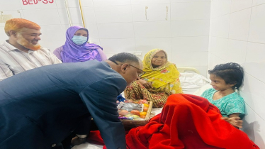 চিকিৎসাধীন মোহনাকে দেখতে হাসপাতালে বিমান উপদেষ্টা